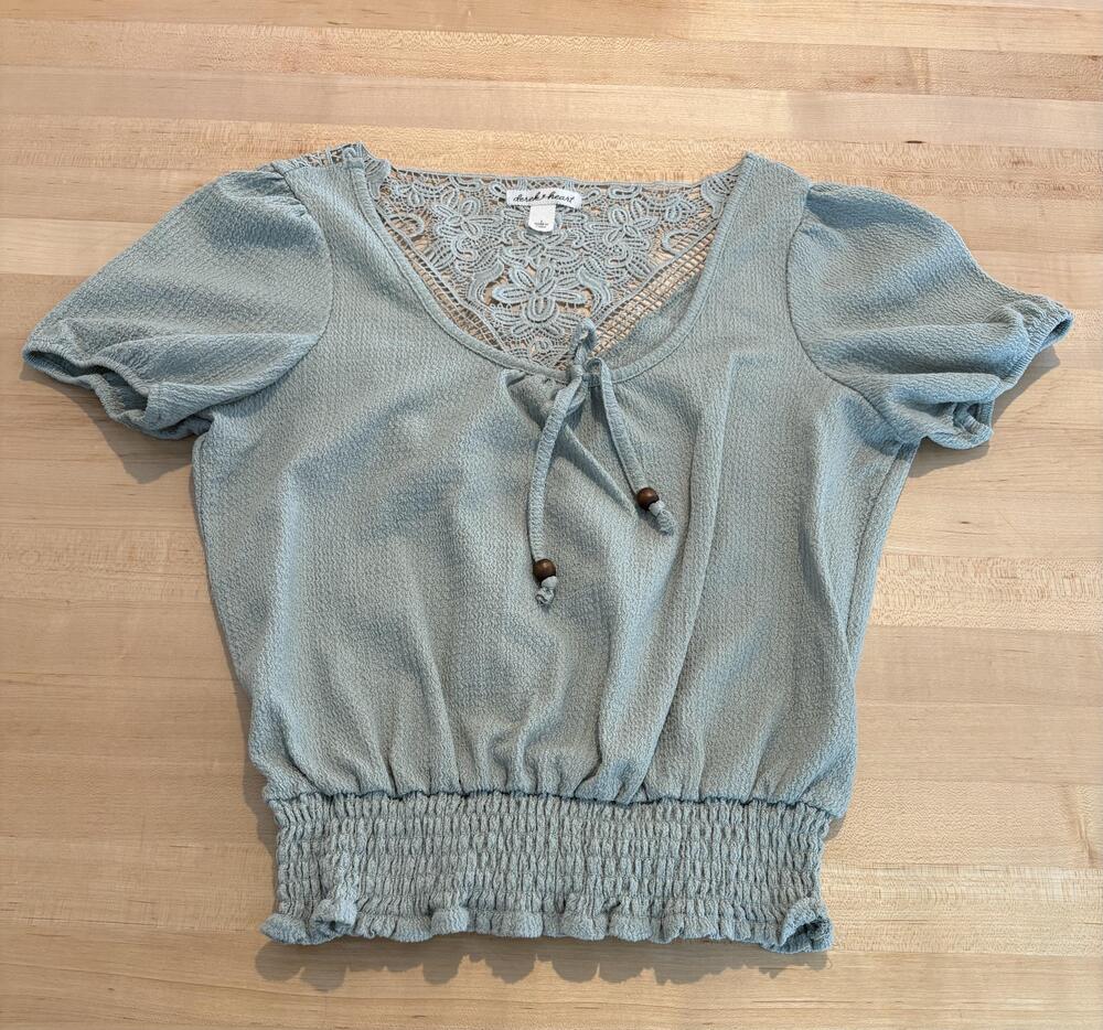 Derek Heart Blouse Juniors Small Green Lace Puff Sleeve Smocked Hem Cropped Top